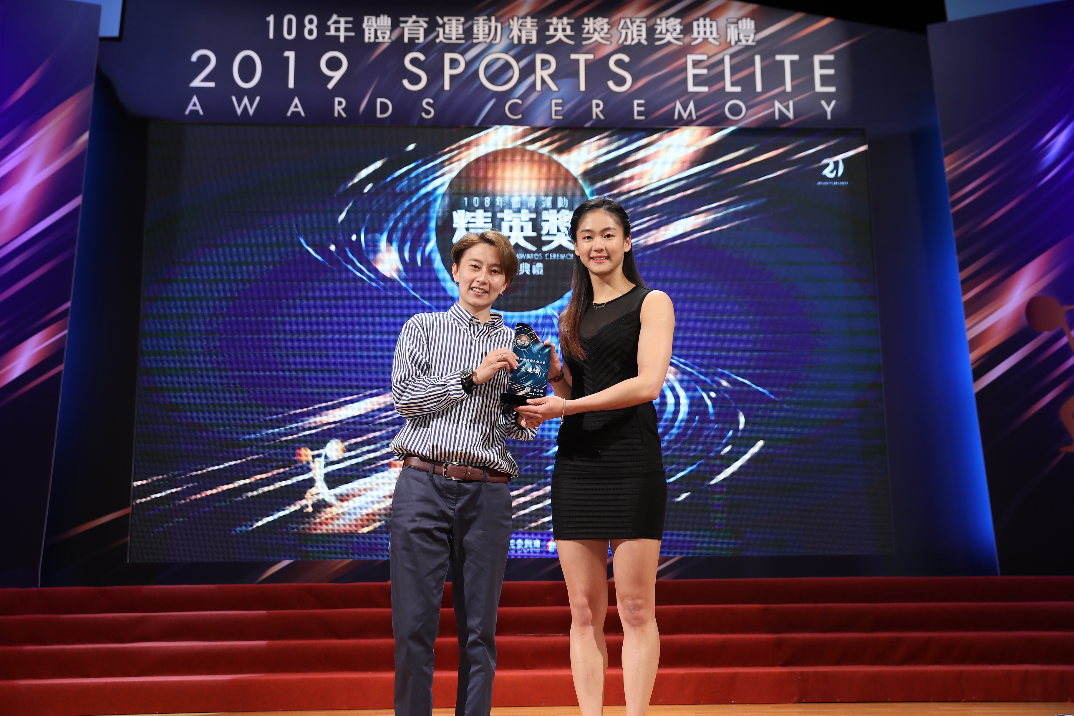 (圖)108年精英獎-最佳女運動員傑出獎-文姿云-空手道