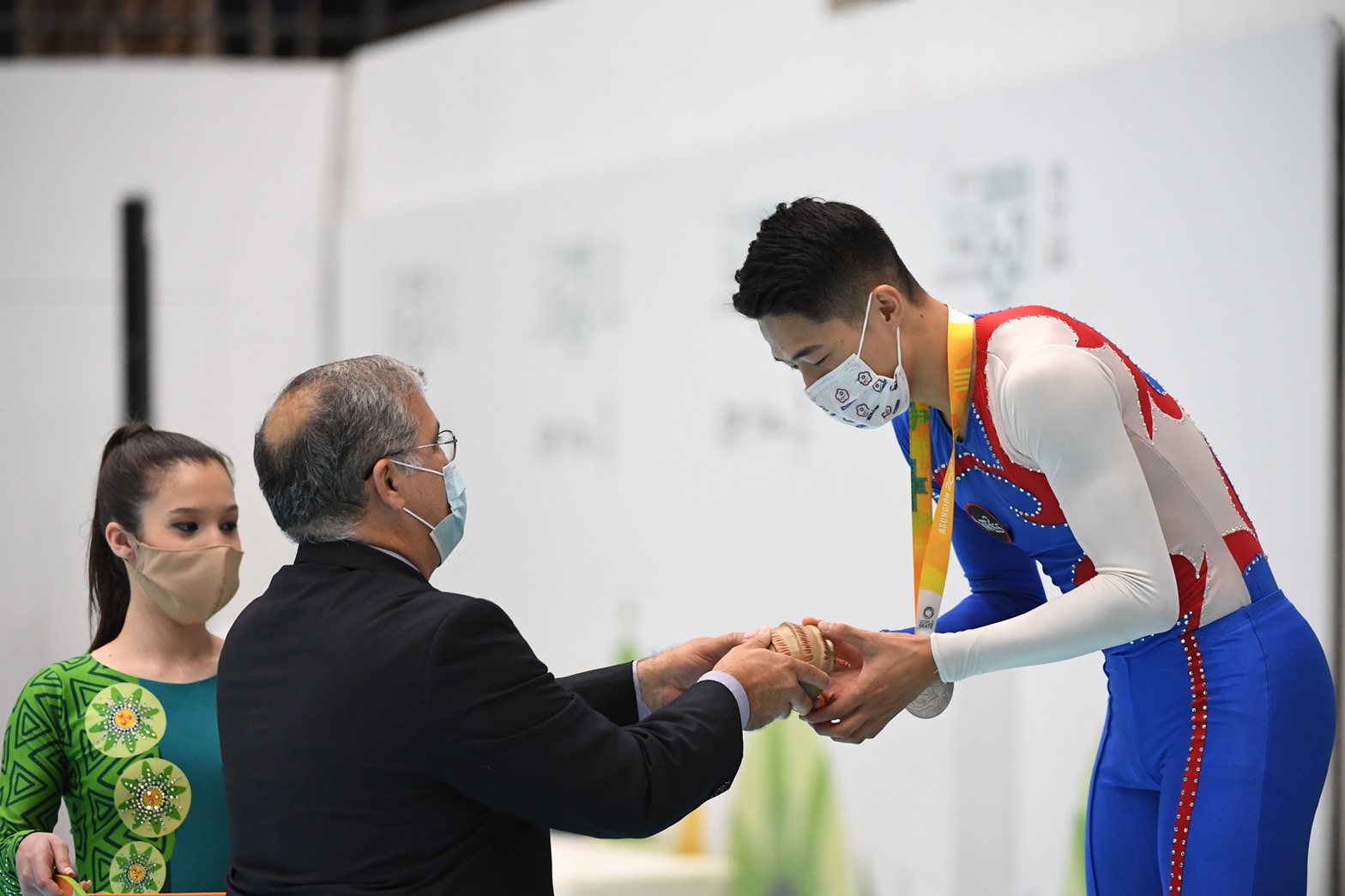 (圖)陳毅帆選手（右）