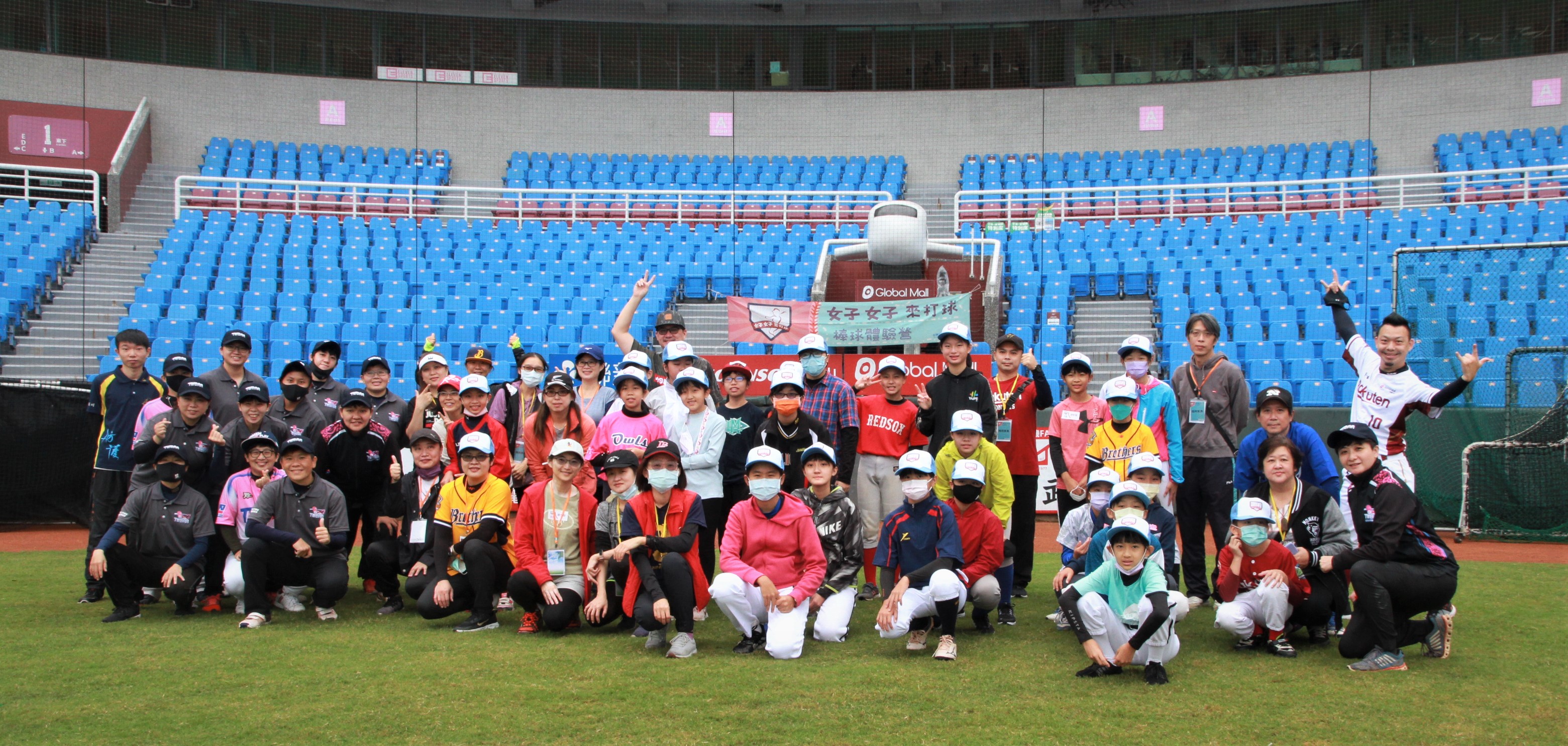 (圖)2021年女子女子來打球-女性學童棒球體驗營_活動照片1