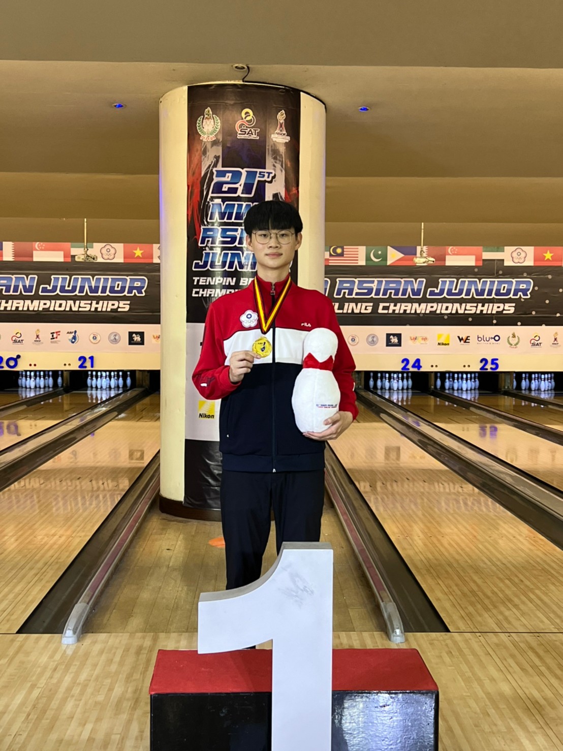 (圖)藍少崗選手榮獲男子個人全項金牌，照片出處為中華民國保齡球協會