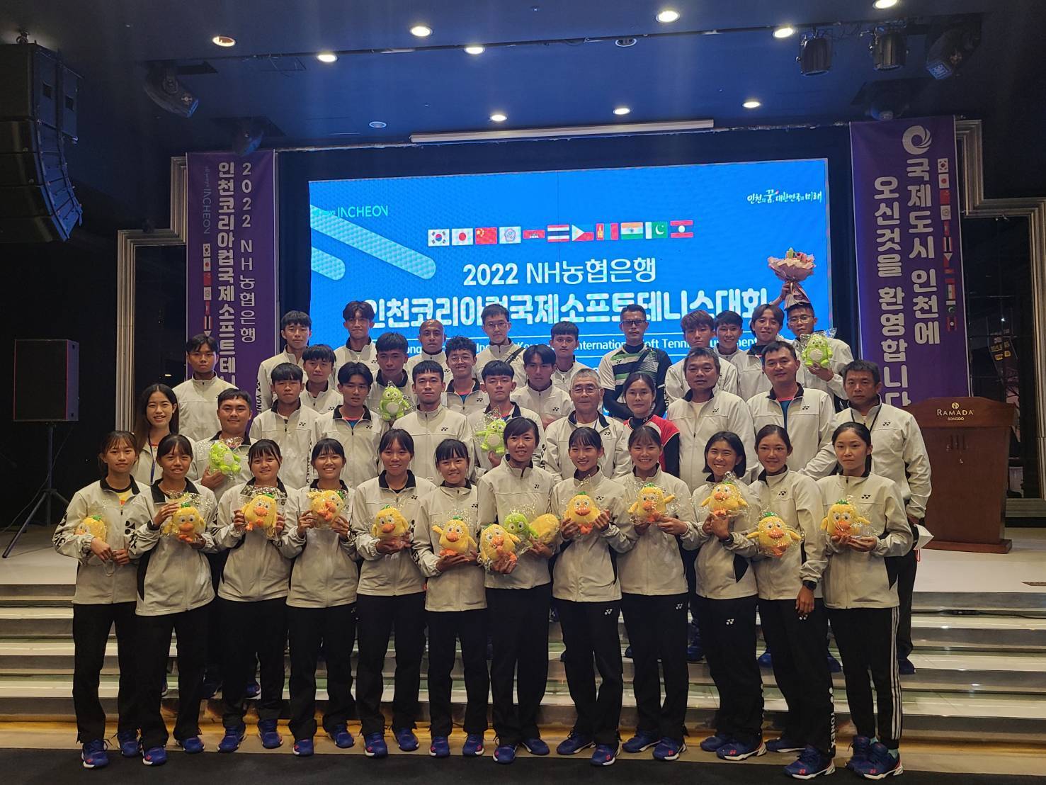 (圖)我國參加2022韓國盃軟式網球公開賽代表隊全體合照。中華民國軟式網球協會提供