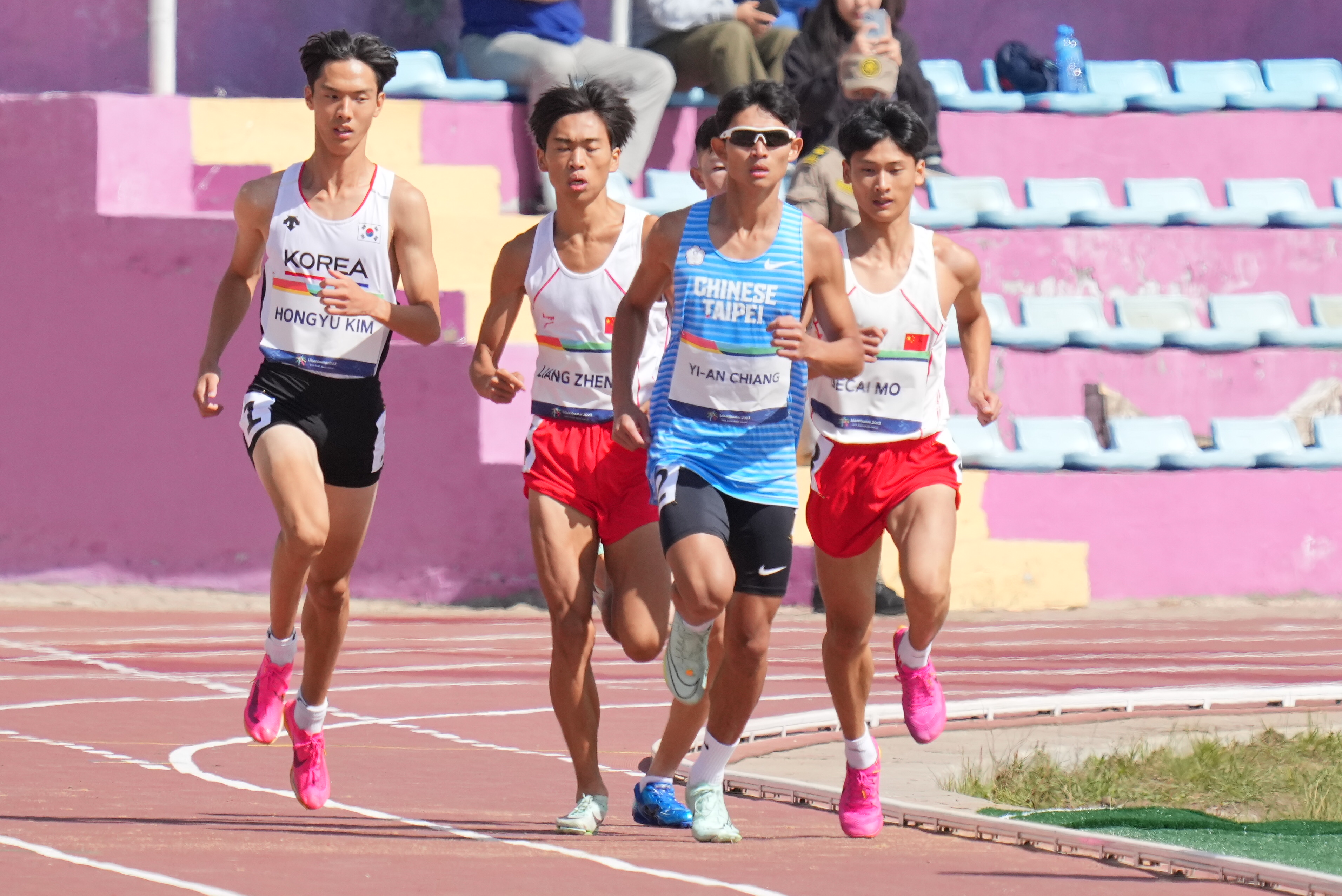 (圖)田徑項目姜翊安選手(前1)獲得男子800公尺銅牌，照片出處體育署