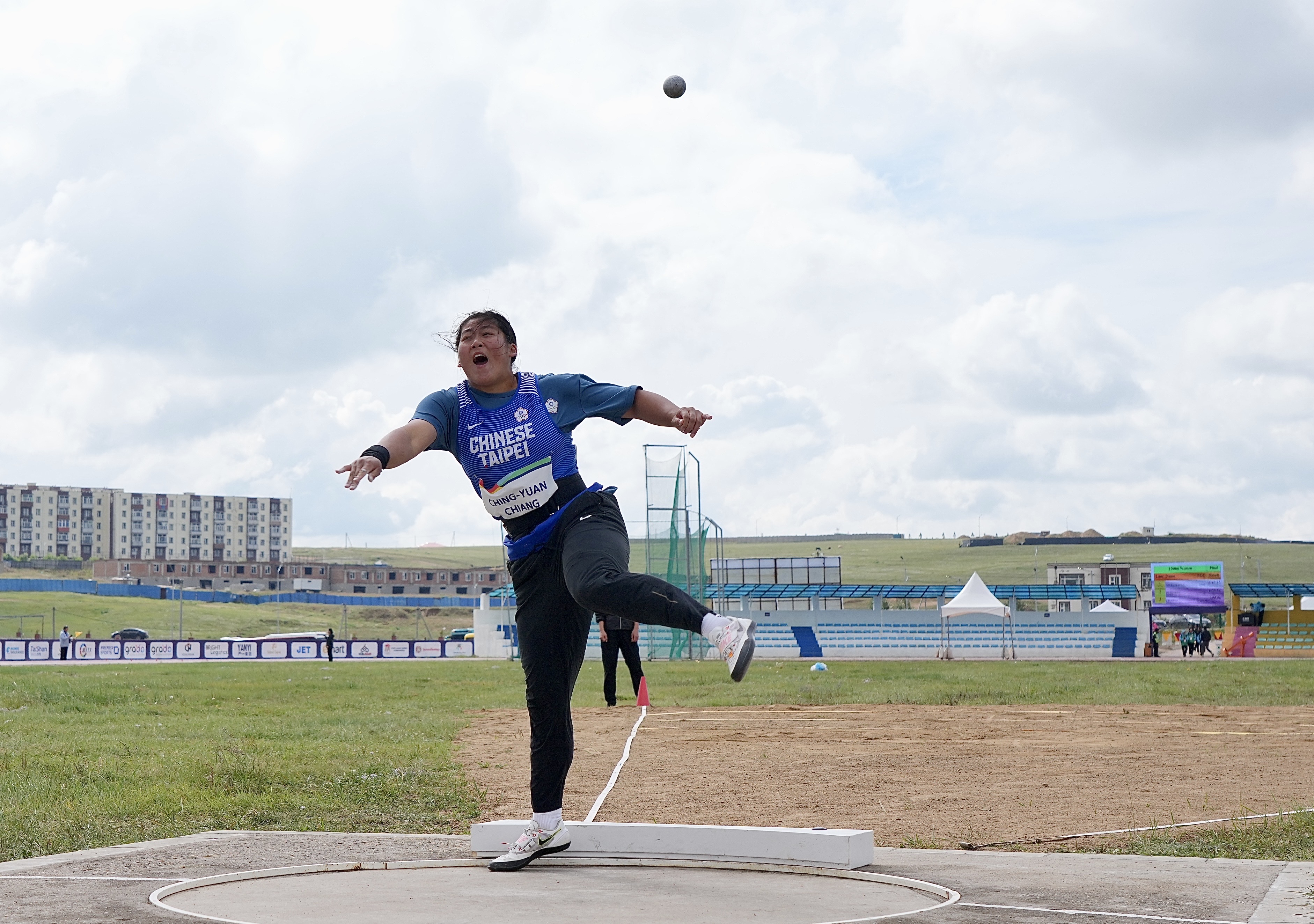 (圖)田徑項目江靜緣選手獲得女子鉛球銅牌，照片出處體育署