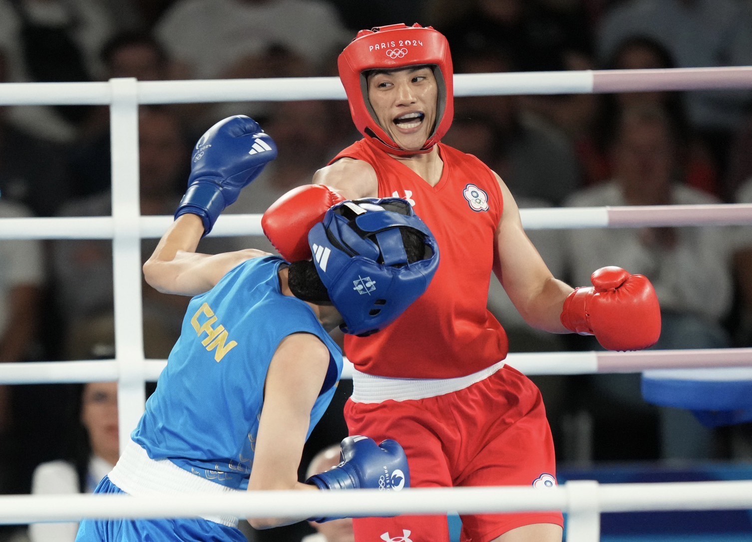 (圖)我國拳擊女將陳念琴勇奪巴黎奧運銅牌。