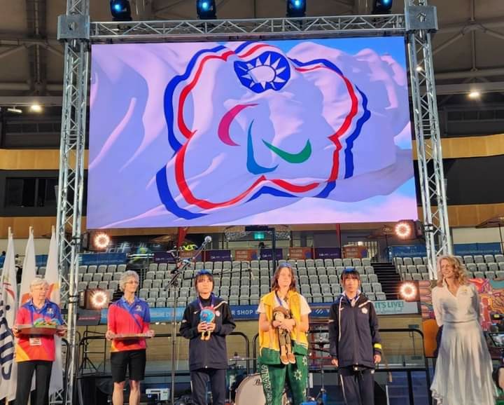(圖)The Virtus Oceania Asia Games 2022 para track and field team take a group photo.