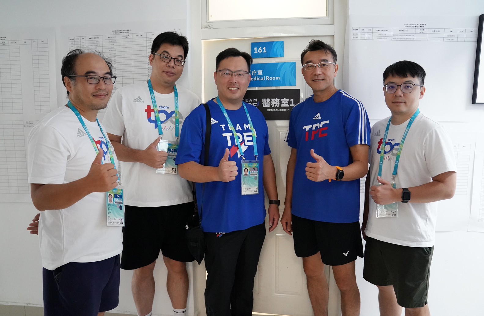 (圖)Sports Administration Director-General Cheng Shih-chung (middle) visited the headquarters and Medical Room of Taiwan’s Chengdu 2021 delegation.