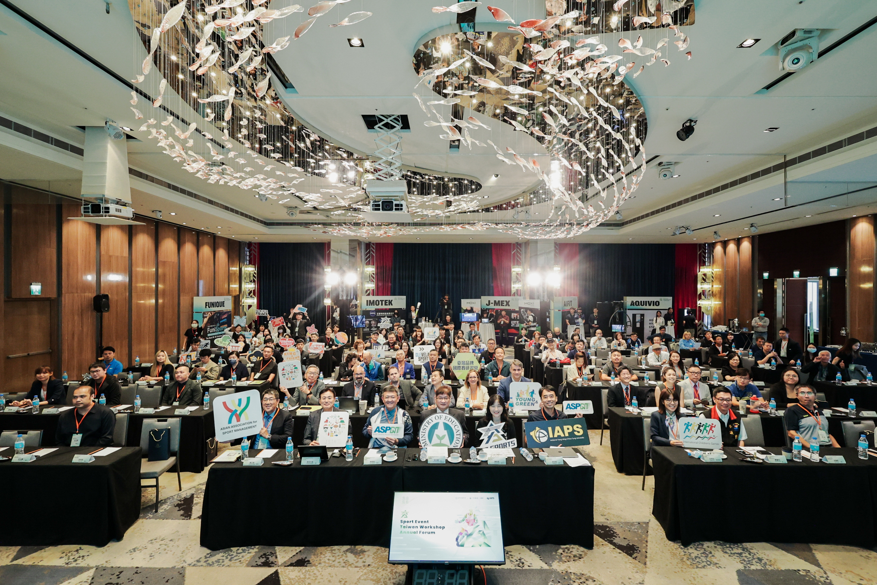 (圖)The SA organized the 2023 SET Workshop, inviting foreign guests to engage in sharing and discussion and county and city governments, sports groups, academic and industry-related units to participate in the grand event.