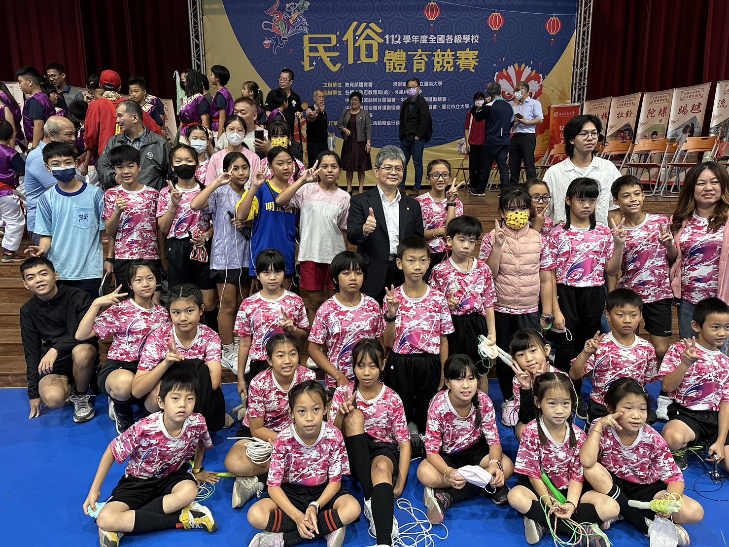 (圖)Sports Administraion Deputy Director-General  Fang Jui-wen attended the opening ceremony of the “2023 National School Folk Sports Competitions” for schools of all levels.