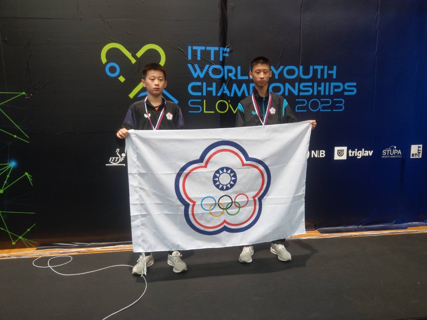 (圖)Taiwanese’s athlete Kuo Guan-hong and Hsu Hsien-chia won gold in the U15 boys doubles at the ITTF World Youth Championships 2023 (provided by Chinese Taipei Table Tennis Association).