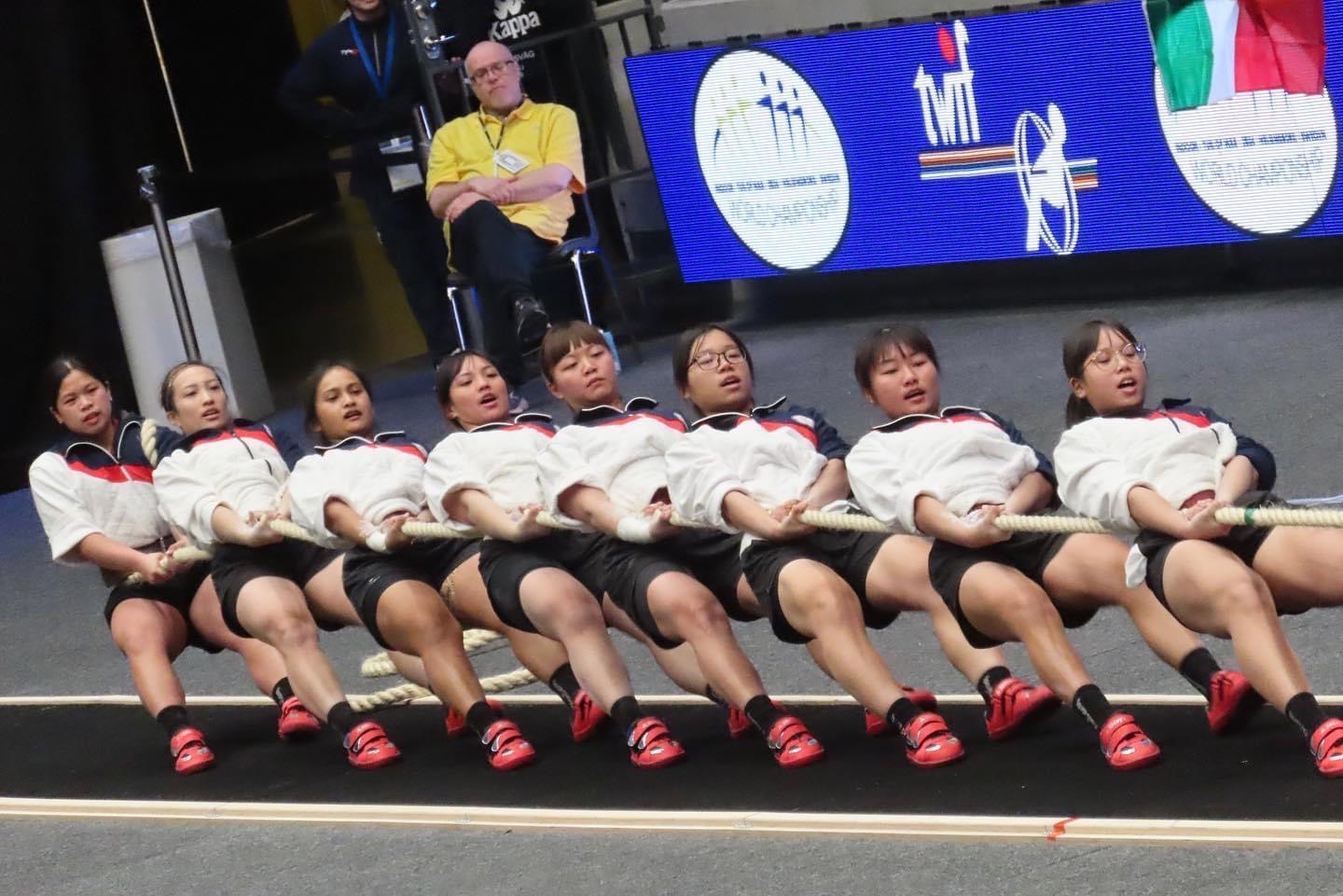 (圖)In the 2024 TWIF World Indoor Championships, Chinese Taipei athletes persevered and won the women’s 500kg division gold medal.