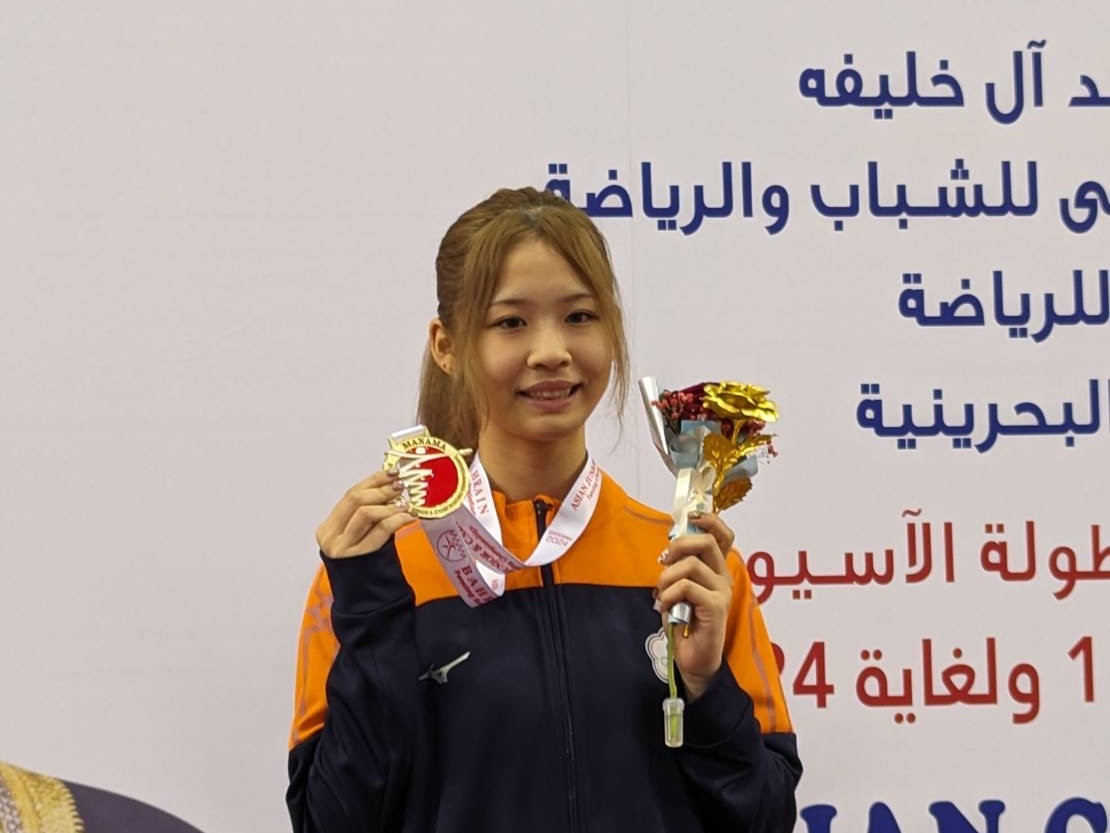 (圖)Taiwanese athlete Chang Huang-Mei-Tzu took gold in foil in the junior women’s group at the 2024 Asian Junior & Cadet Fencing Championships. (provided by the Chinese Taipei Fencing Association)