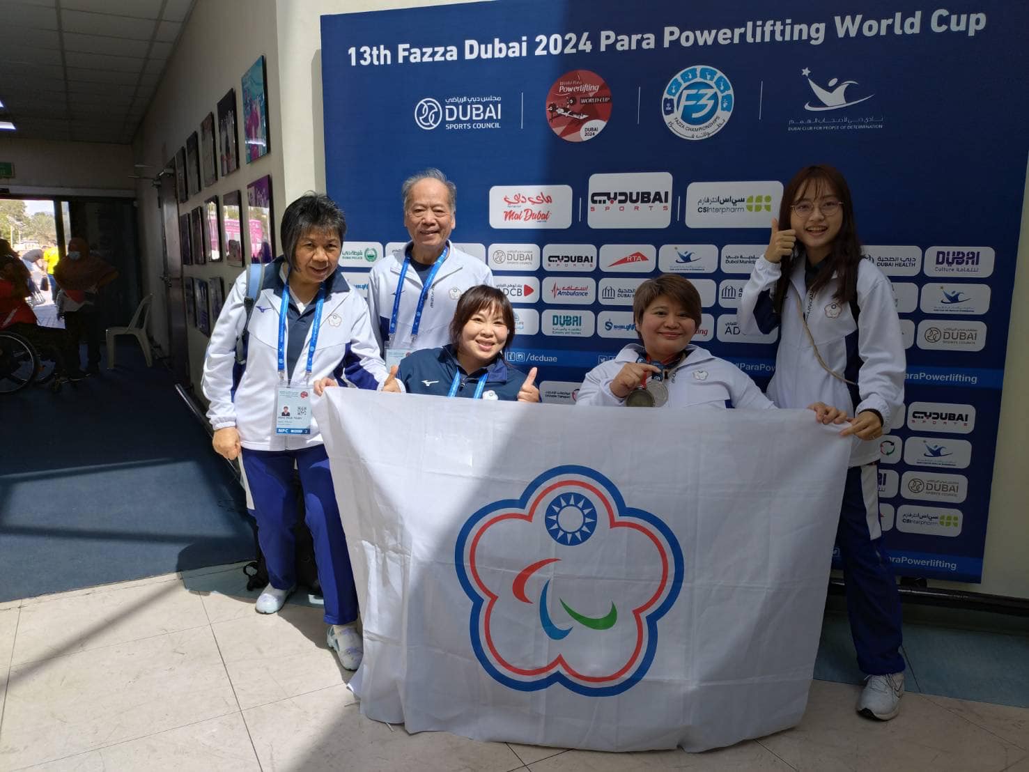 (圖)Chinese Taipei para powerlifting team won two silver medals and two bronze medals in the elite group and two gold medals in the legend group at the 13th Fazza Dubai 2024 Para Powerlifting World Cup.