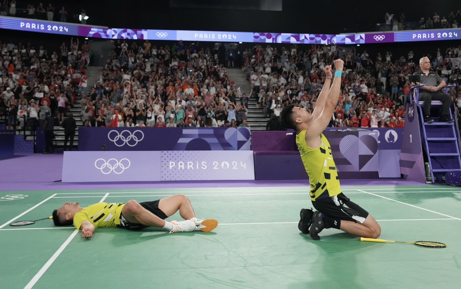 (圖)Taiwan's badminton men's doubles Lin-Yang team won the Paris Olympic gold medal.