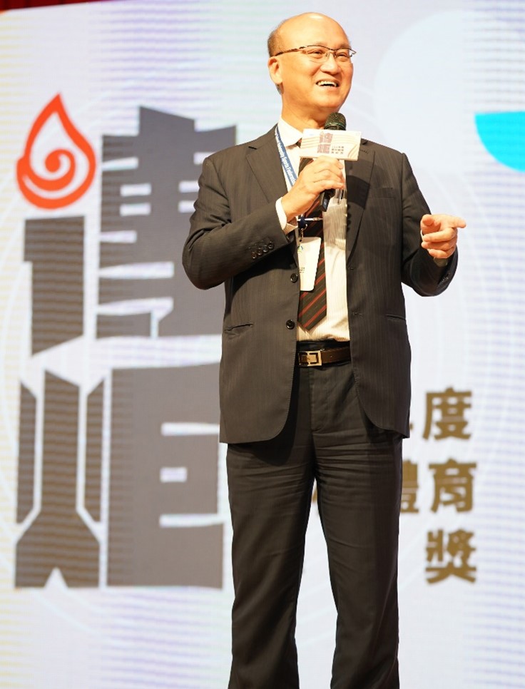 (圖)(附件照片4)1121031-1-Administrative Deputy Minister of Education Lin Teng-Chiao gave a speech at the 2023 School Sports Beacon of Excellence Award ceremony.