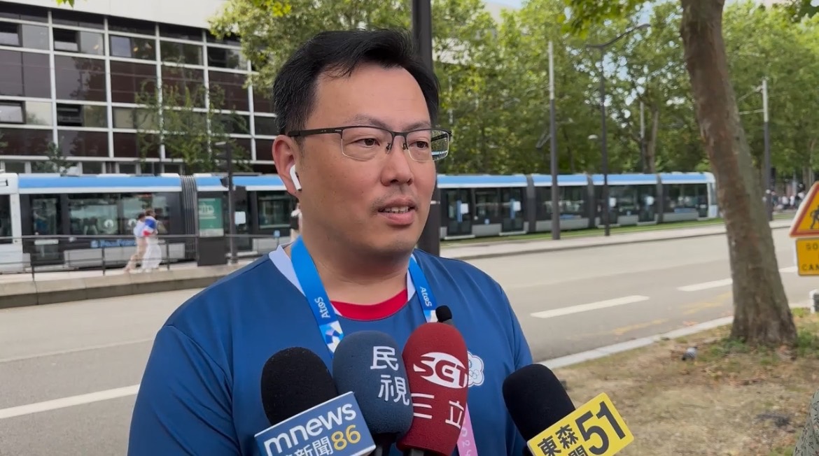 (圖)Sports Administration Director-General Cheng Shih-chung stated that boxer Lin Yu-ting's qualifications are eligible and encouraged the boxer’s mood not to be effected by the incident.
