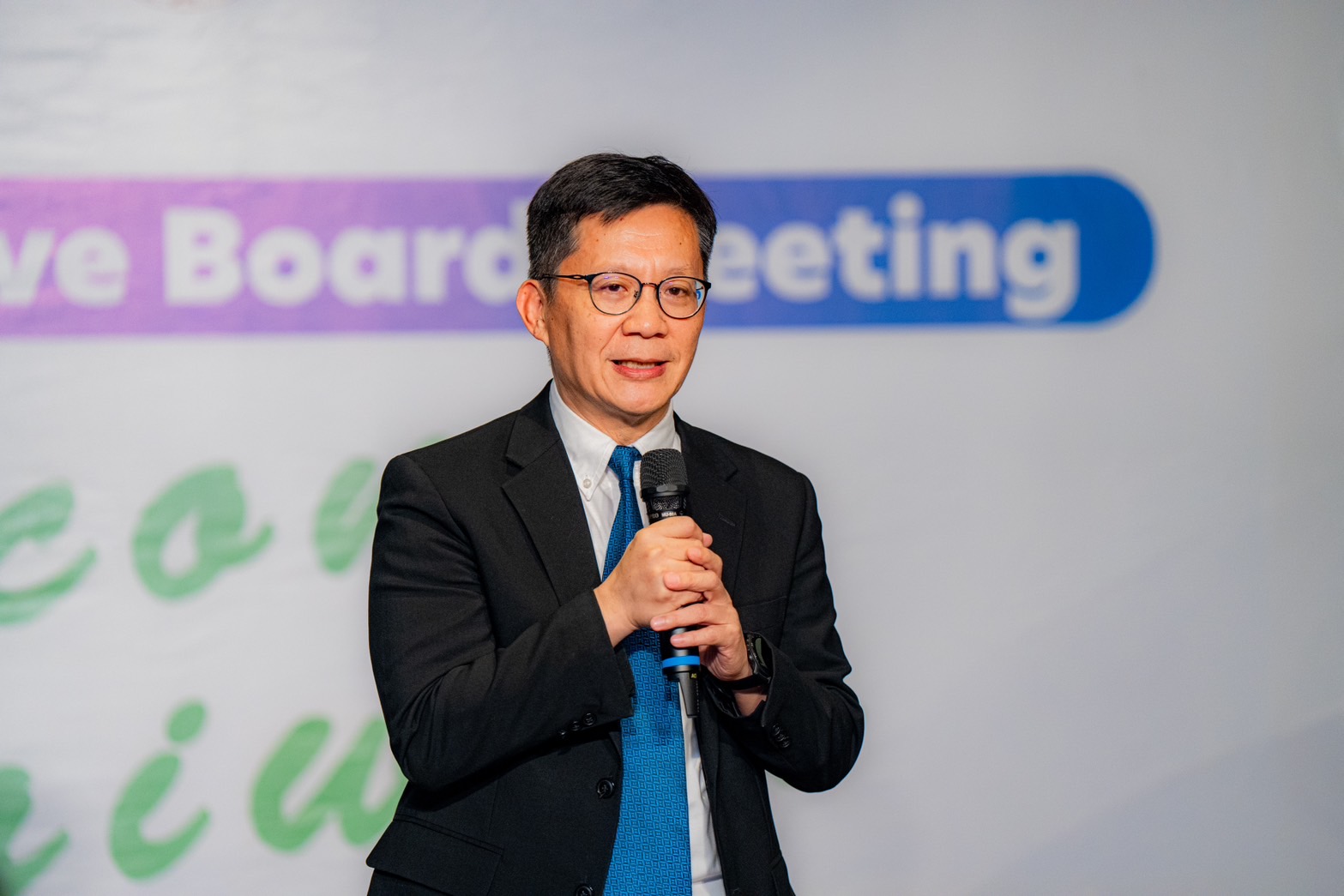 (圖)Deputy Minister of Education Chang Liao Wan-chien delivered a speech, congratulating the APC Executive Committee meeting on its successful completion.
