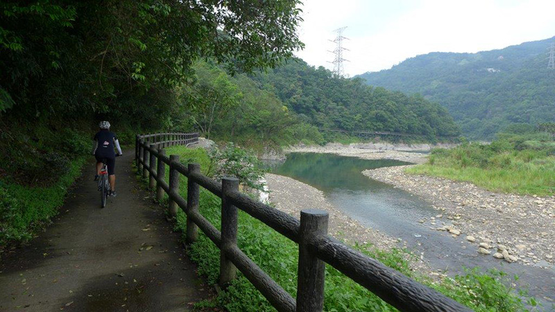 Beishih River Riverbank Bicycle Trail of Pinglin District.
