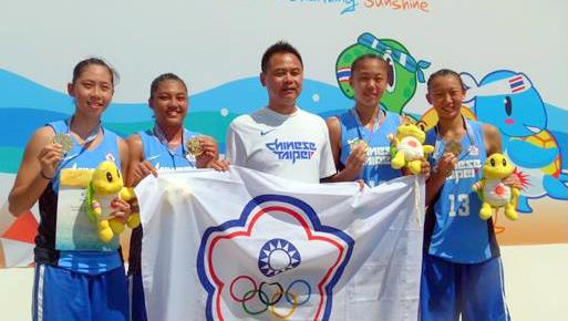 Caption: Chinese Taipei women's beach basketball national team and coach grab gold!