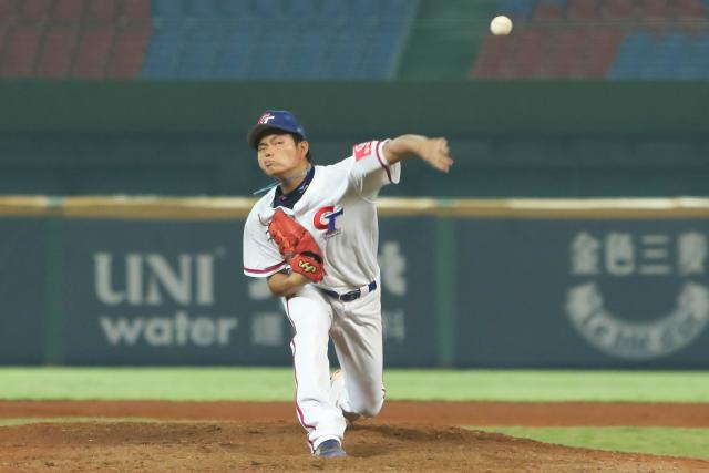 Caption: Chinese Taipei pitcher Tzu-wei Lin leads the team to a 6-0 opening round victory over Italy. (courtesy of Chinese Taipei Baseball Association)